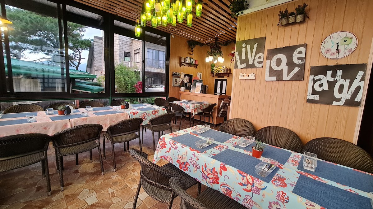 Raquel's Cuisine By Forest House